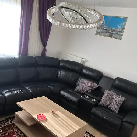 Royales King Size Homestay *